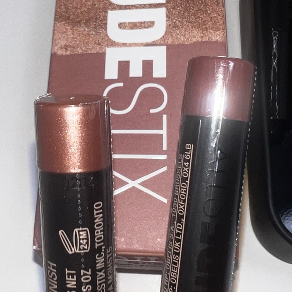 Nusestix Soft Nude Eyes 3 pc eyeshadow kit - Picture 2 of 3